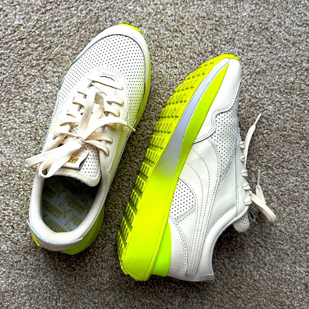 Puma size 7.5 women’s sneakers neon beige